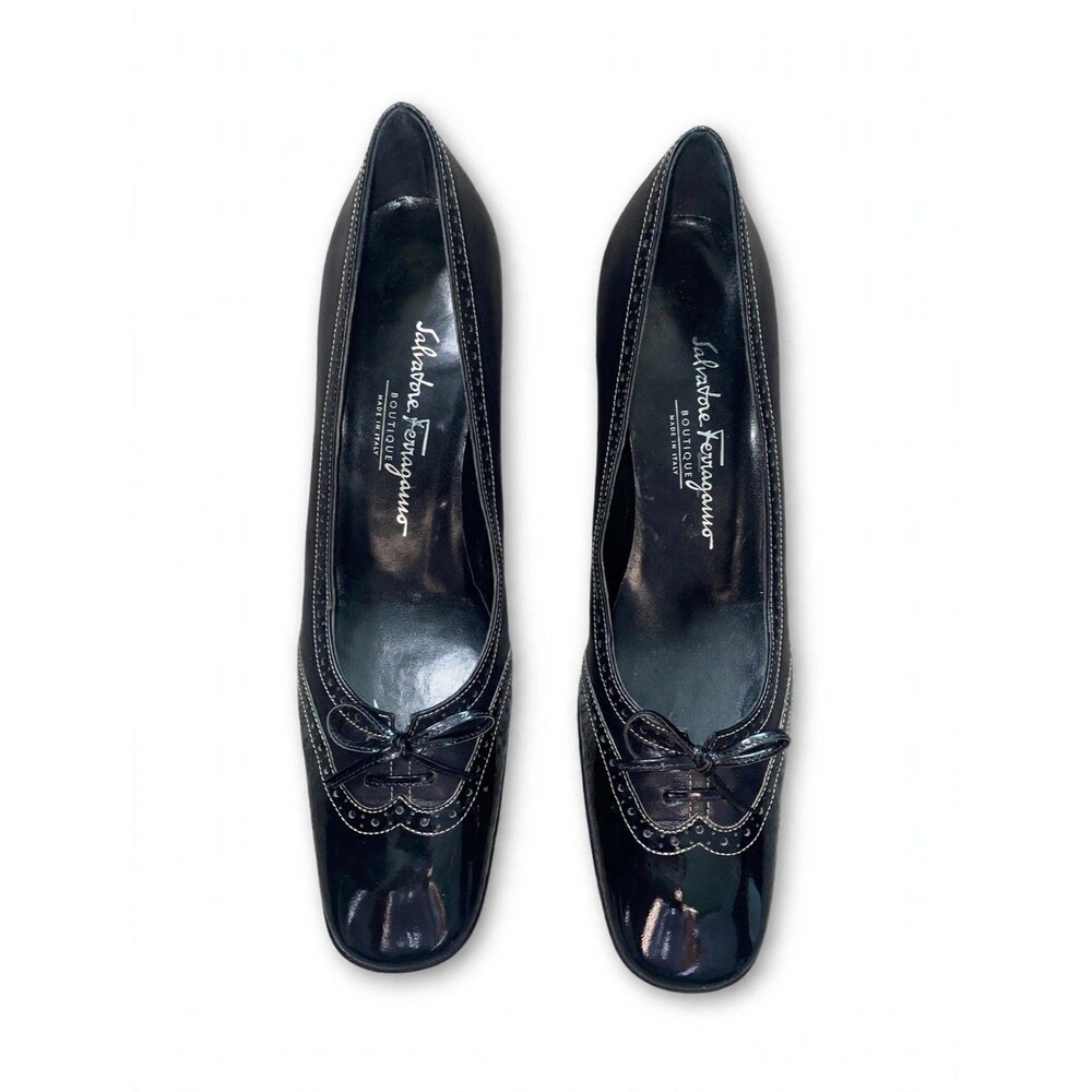 Salvatore Ferragamo 7.5 2A Black Patent Bow Brogue Pump Office Siren